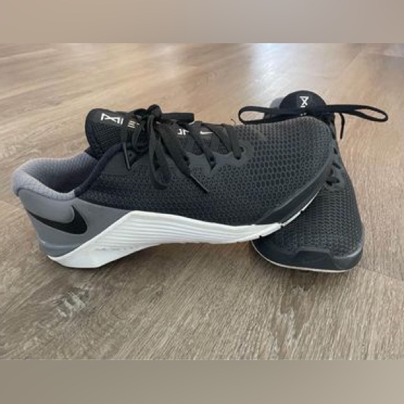 Nike Metcon 5 - Picture 1 of 4
